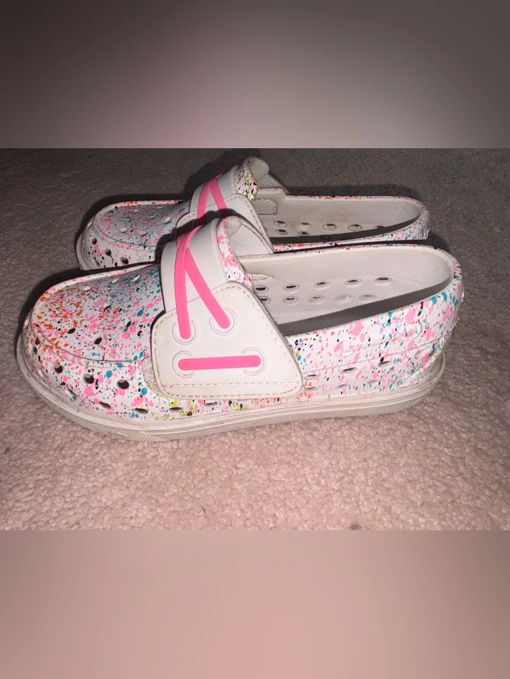 Sperry Kids White Paint-Splatter Dock/Water Shoes with Pink Accents